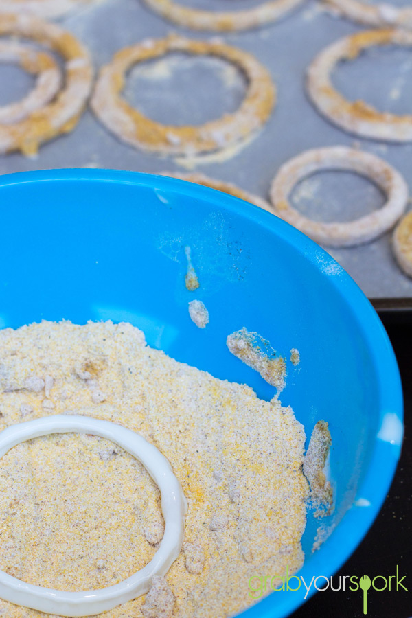 Baked Onion Rings with Polenta