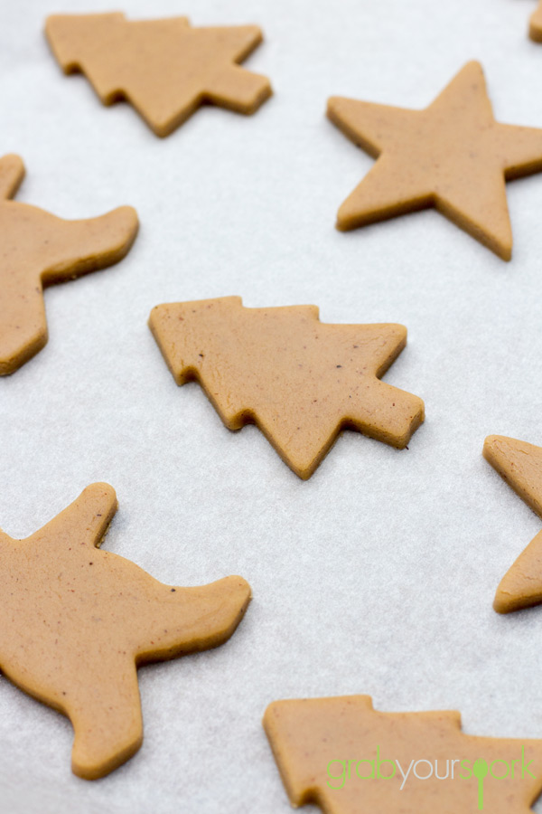 Simple Gingerbread Cookies