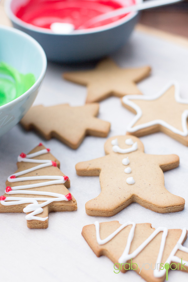 Simple Gingerbread Cookies - Grab Your Spork | grabyourspork.com