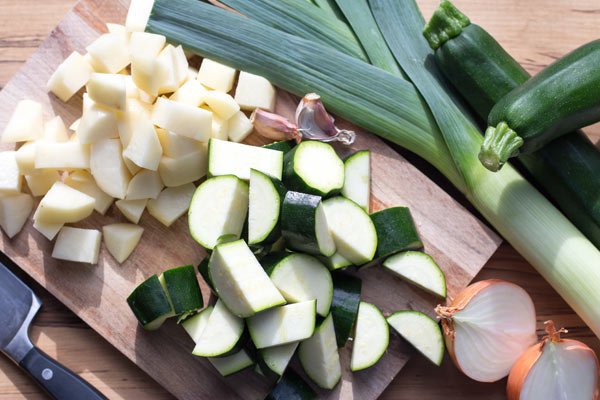 Healthy vegetarian zucchini soup recipe ingredients