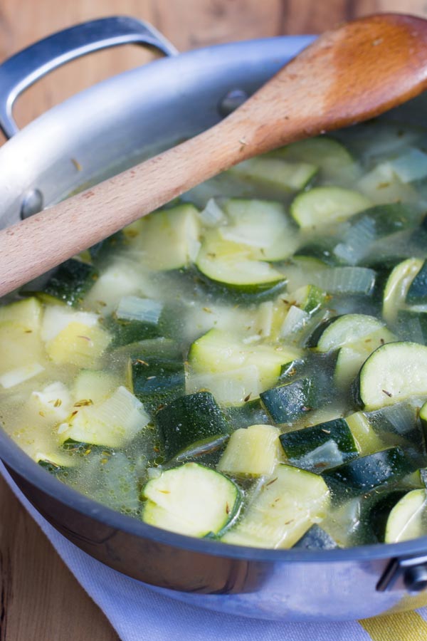 Healthy vegetarian zucchini soup recipe